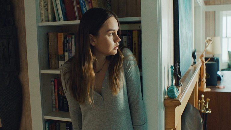 In dem Horrorfilm „The Beach House“ wird aus einem Traumurlaub ein wahrer Albtraum.