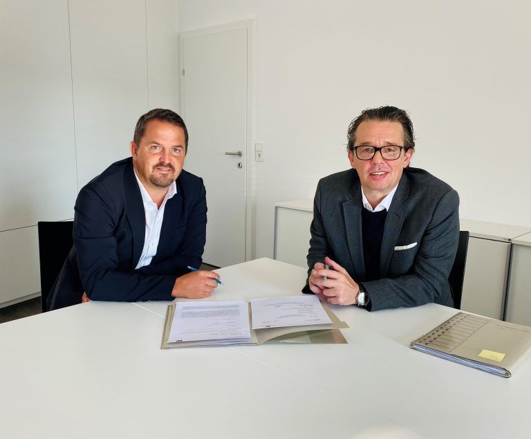 <p class="caption">Jürgen Kessler  und Hans Peter Metzler sind auch im neuen Unternehmen verbunden. <span class="copyright">FA</span></p>