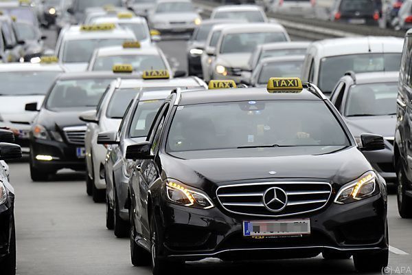 Heftige Kritik an neuen Taxi-Regeln