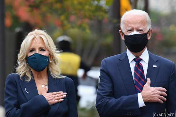 Biden und Trump geben sich zum Tag der Veteranen präsidial