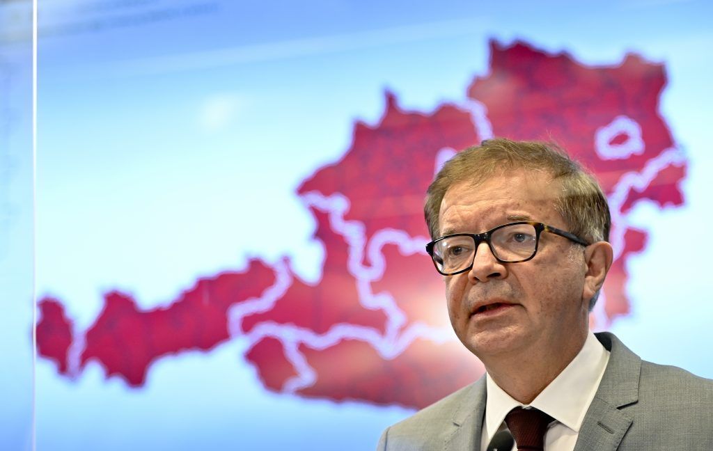 Anschober-Appell wegen Massen in Einkaufszentren