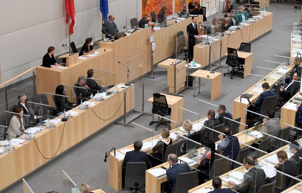 Nationalrat gedenkt der Terroropfer von Wien