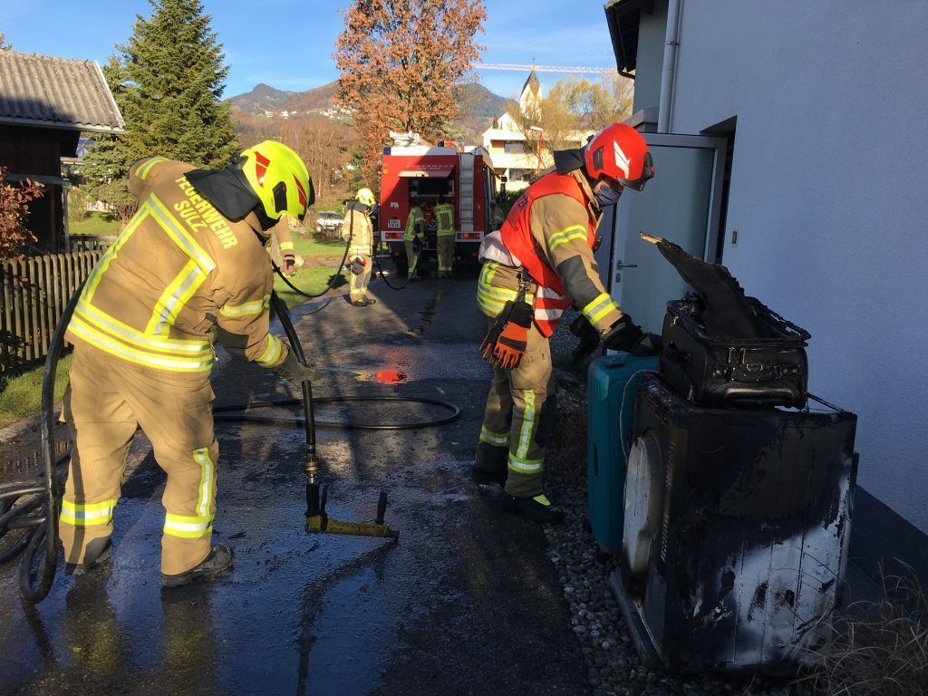 Wäschetrockner in Flammen &#8211; Atemschutztrupp rückte an