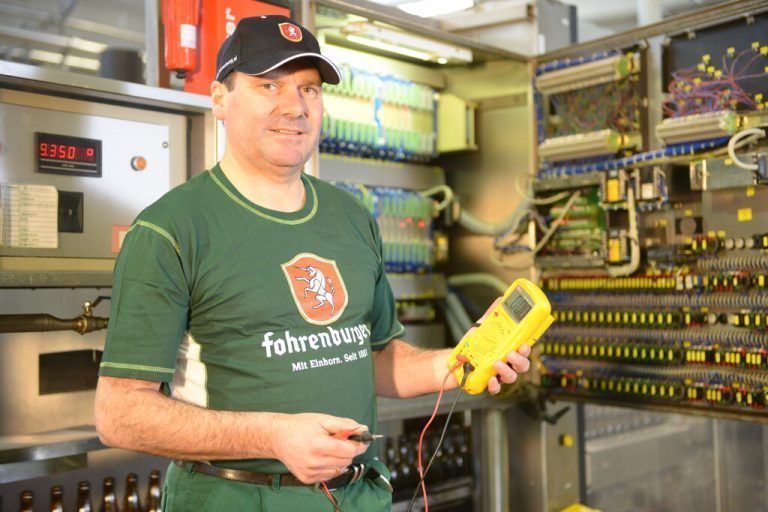 Christian Schneider, Leiter der Elektroabteilung: „Waren über das Ausmaß der Ersparnis sehr überrascht.“ Fa