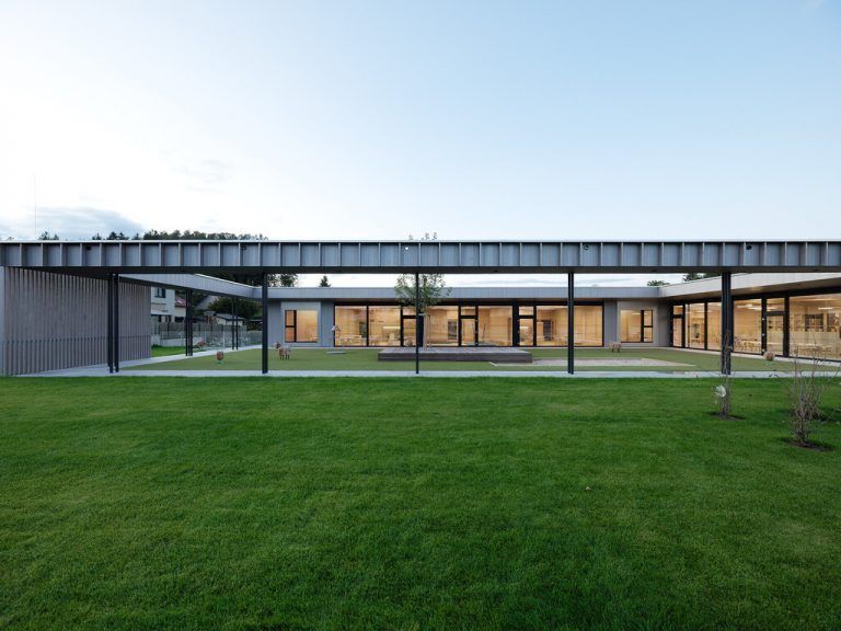 Der Kindergarten Mühlgasse im steirischen Lannach überzeugte mit seiner Architektur die hochkarätige Jury des Architekturpreises Geramb Rose. FA/Berktold Weber