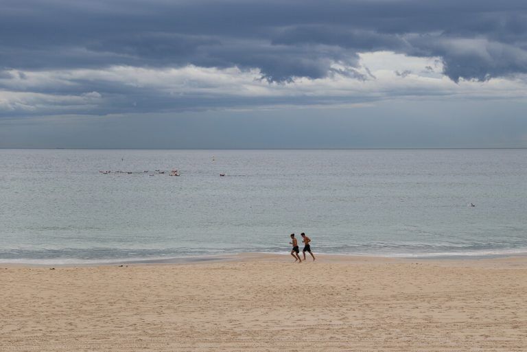 Derzeit lassen sich die Temperaturen am berühmten Bondi Beach ertragen. Reuters