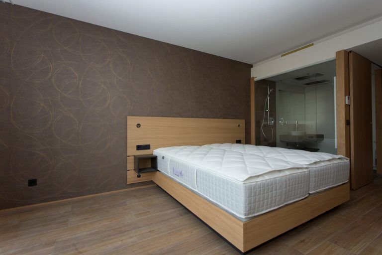 Die meisten Hotelbetreiber rechnen weiterhin mit leeren Betten.VN/Paulitsch