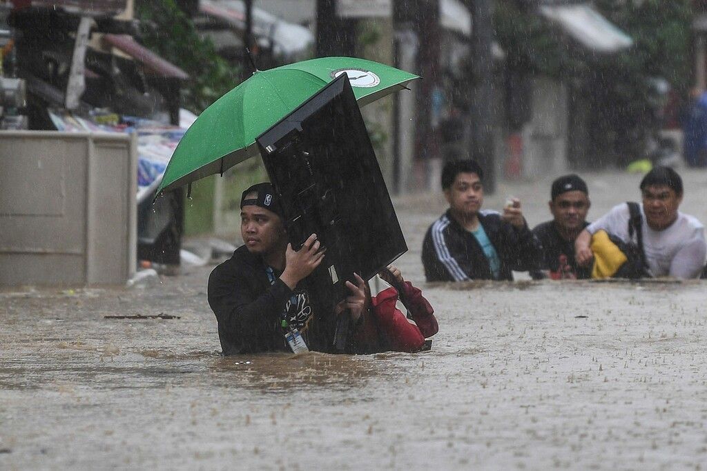 Taifun &#8220;Vamco&#8221; hinterließ Spur der Zerstörung auf den Philippinen