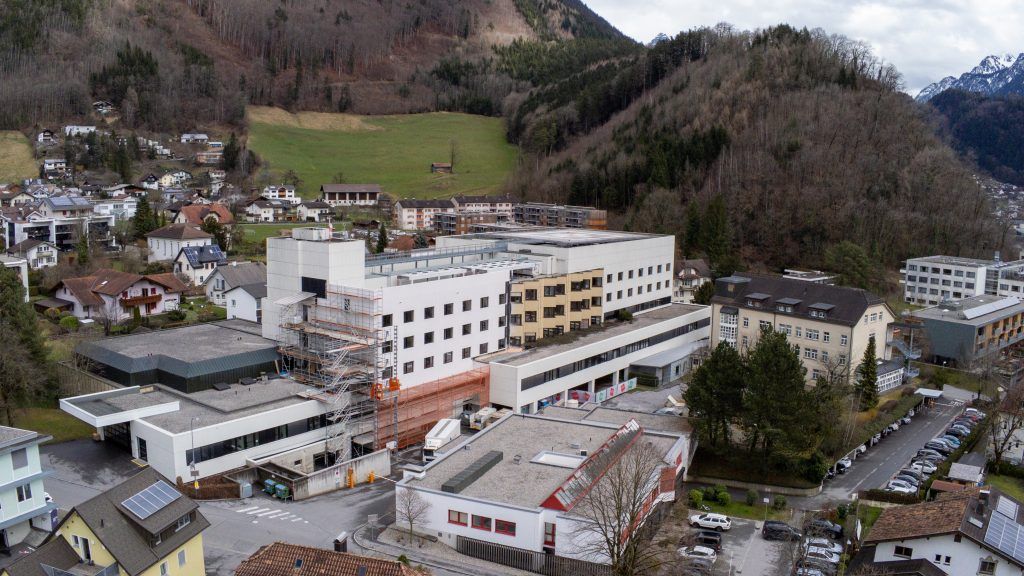 Spitäler melden am Sonntag einen Todesfall