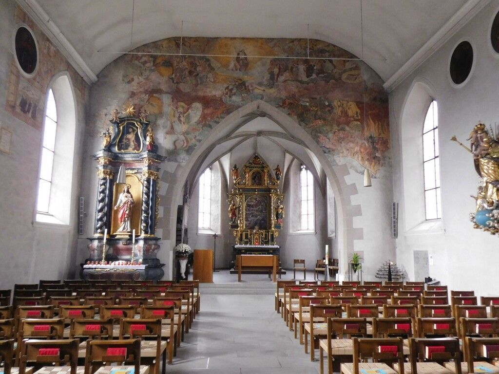Kunstvolle Kirchenmauern in Götzis suchen Paten