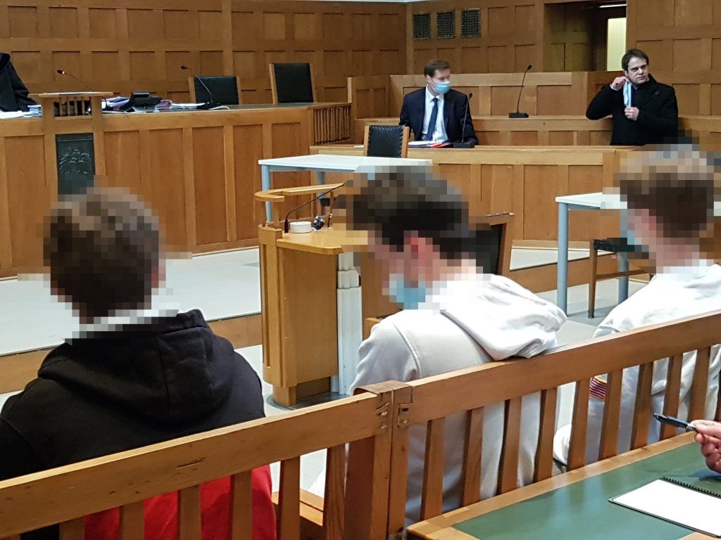 Beschädigte Wohnwagen, Drogen, Drohungen und Schlägereien