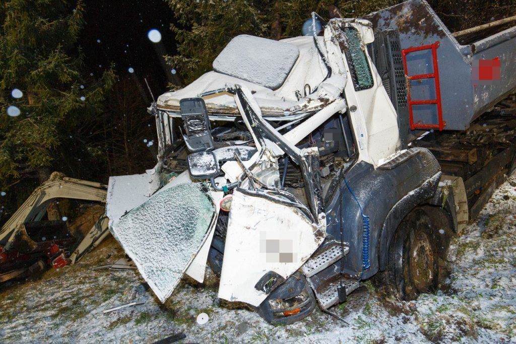 Vorarlberg &#8211; Unfall in Marul: 22-Jähriger stürzt 50 Meter mit Lkw ab