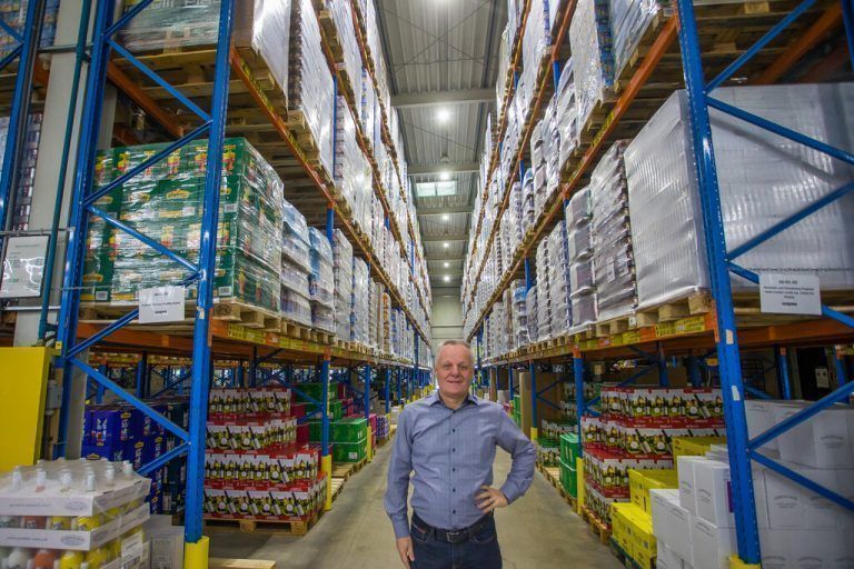 Der Altacher Unternehmer Werner Gunz überweist „Ma hilft“ 500.000 Euro. »A5