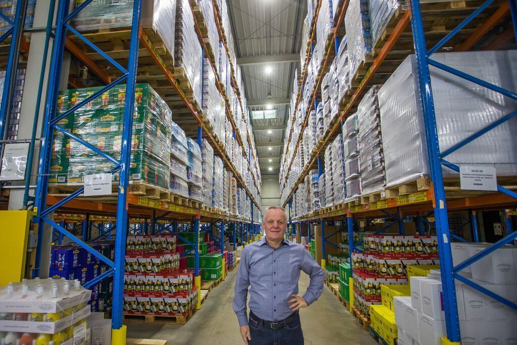 Der Altacher Unternehmer Werner Gunz überweist „Ma hilft“ 500.000 Euro. »A5