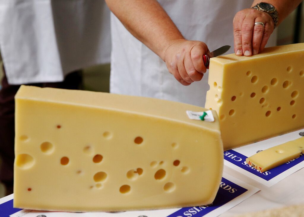 Corona und &#8220;Swiss Cheese Model&#8221;: Emmentaler-Verband skeptisch
