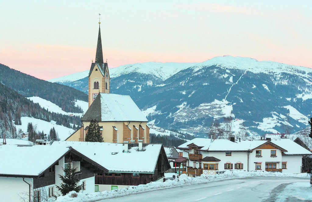Österreichs erstes Winterwanderdorf