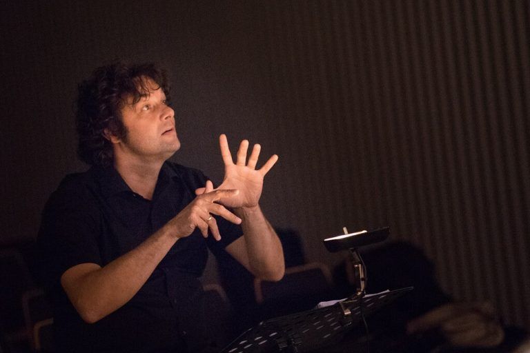 Thomas Platzgummer leitet das Konzert des Concerto Stella Matutina. Rennert