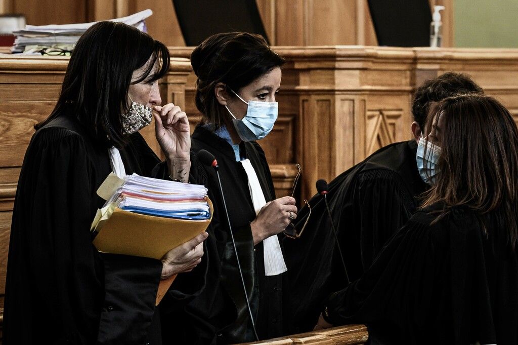 Mutmaßlich pädophiler Ex-Chirurg in Frankreich vor Gericht