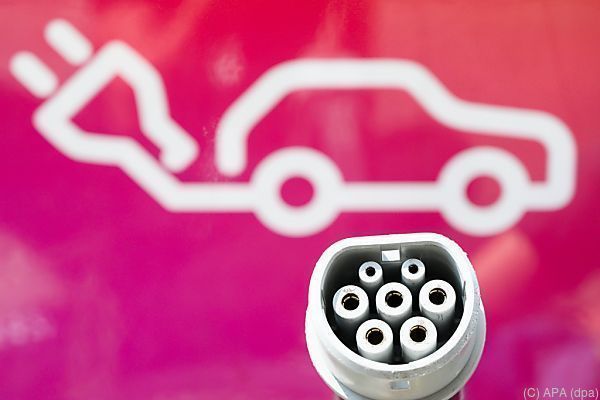 Mehr Jobs durch E-Autos &#8211; &#8220;Right to plug&#8221; für Wohneigentum