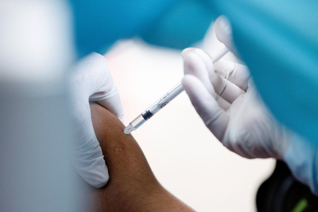 Verwirrung um Treffen von AstraZeneca und EU zu Impf-Engpass