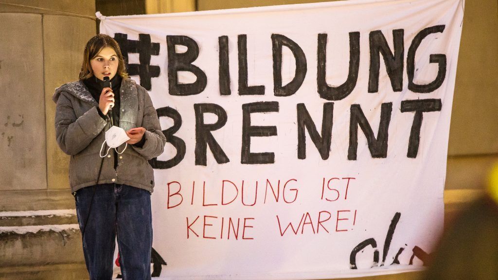 Grüne fordern Aussetzen der Zentralmatura