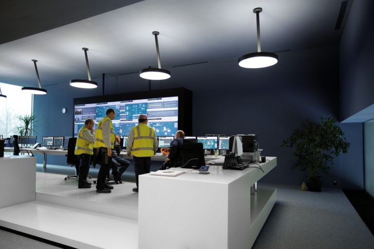 In der Steuerungszentrale läuft das gesamte Know-how zusammen. Fa