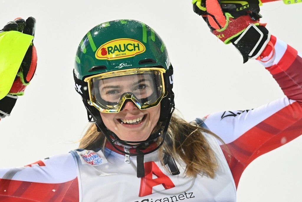 Zum dritten Mal in Folge jubelt Katharina Liensberger über Platz zwei. »C1