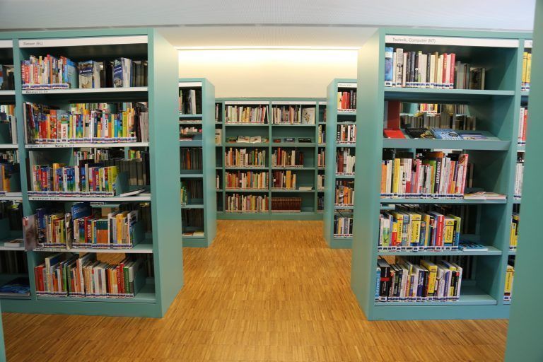 Ab Dienstag hat die AK-Bibliothek in Feldkirch wieder für Besucher geöffnet. <span class="copyright">ARCHIV/ETU</span>