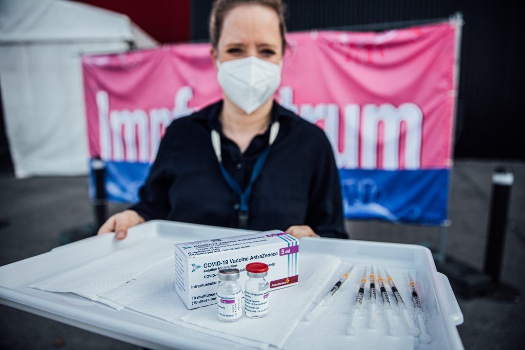AstraZeneca-Impfung nun in Österreich ab 65 Jahren empfohlen