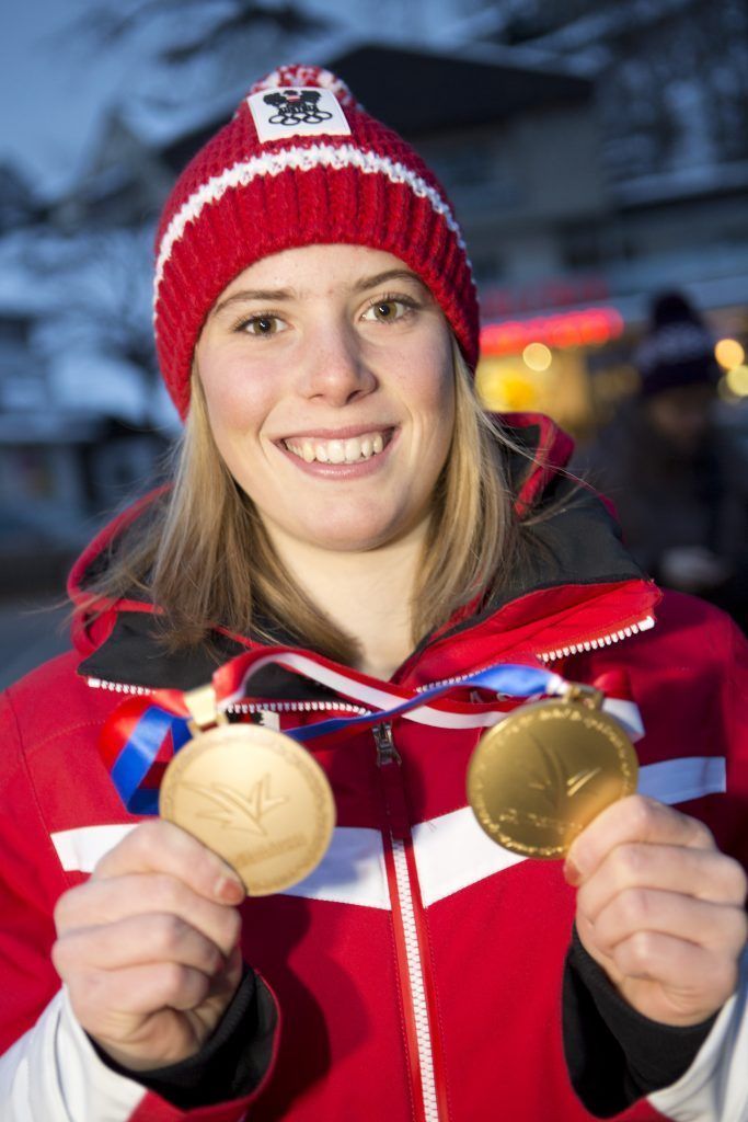 "Goldmedaille hängt über dem Bett"