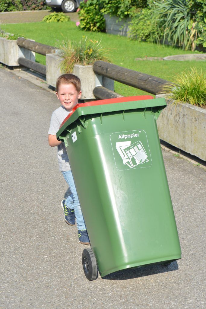 Altpapier künftig in die eigene Tonne kloppen