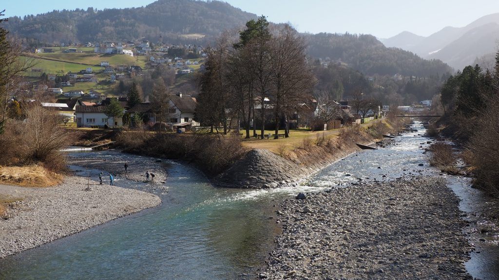 Ideen plätschern in Zwischenwasser