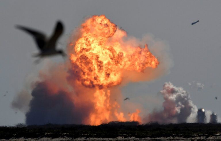 Die SpaceX-Rakete ist kurz nach dem Start explodiert. Reuters