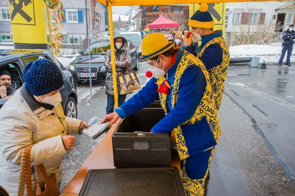Ein Fasching mit Abstand und schönen Mäschgerle. »A6