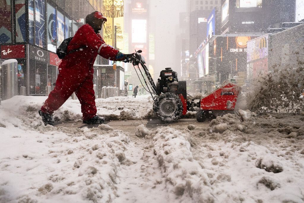 Schnee legt New York lahm