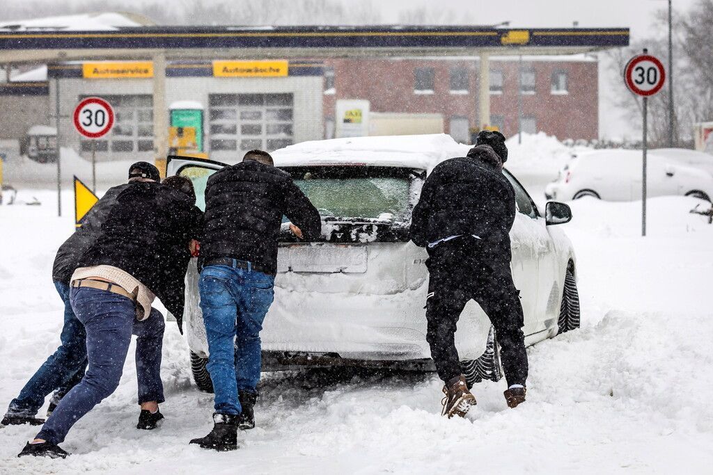 Schneechaos in Deutschland