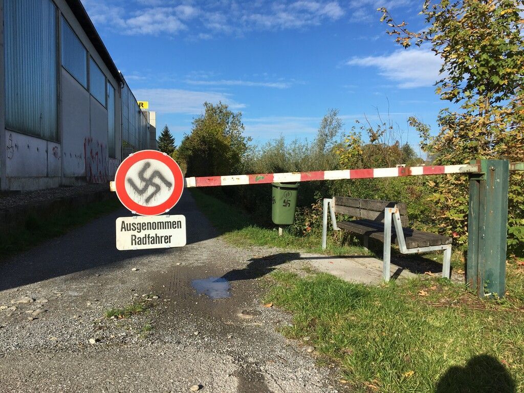 Weniger rechtsextreme Taten