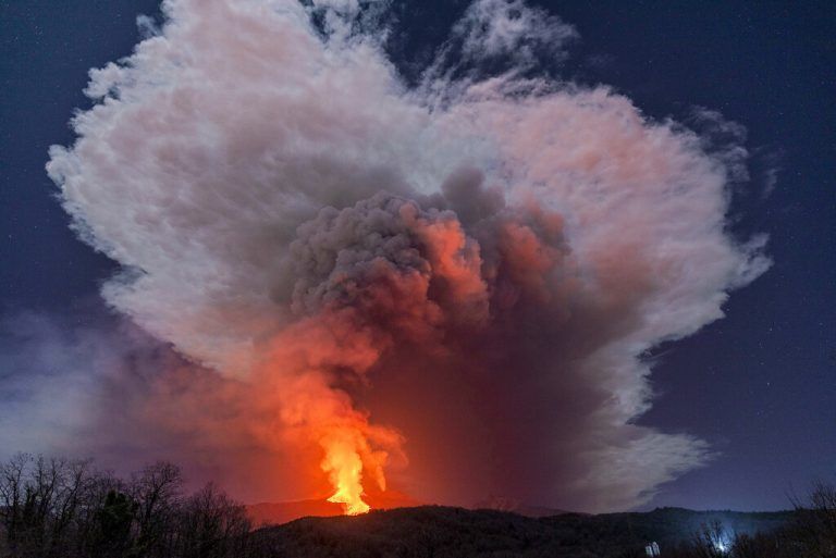 750 Kilometer weit wurde die Aschewolke des Ätna getragen. ap