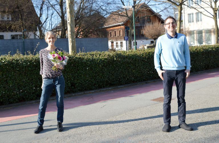 Die neue Pflegedienstleiterin Eva Maria van Rooijen und Sozialzentrum-Geschäftsführer Christoph Sutter.<span class="copyright">Gemeinde</span>