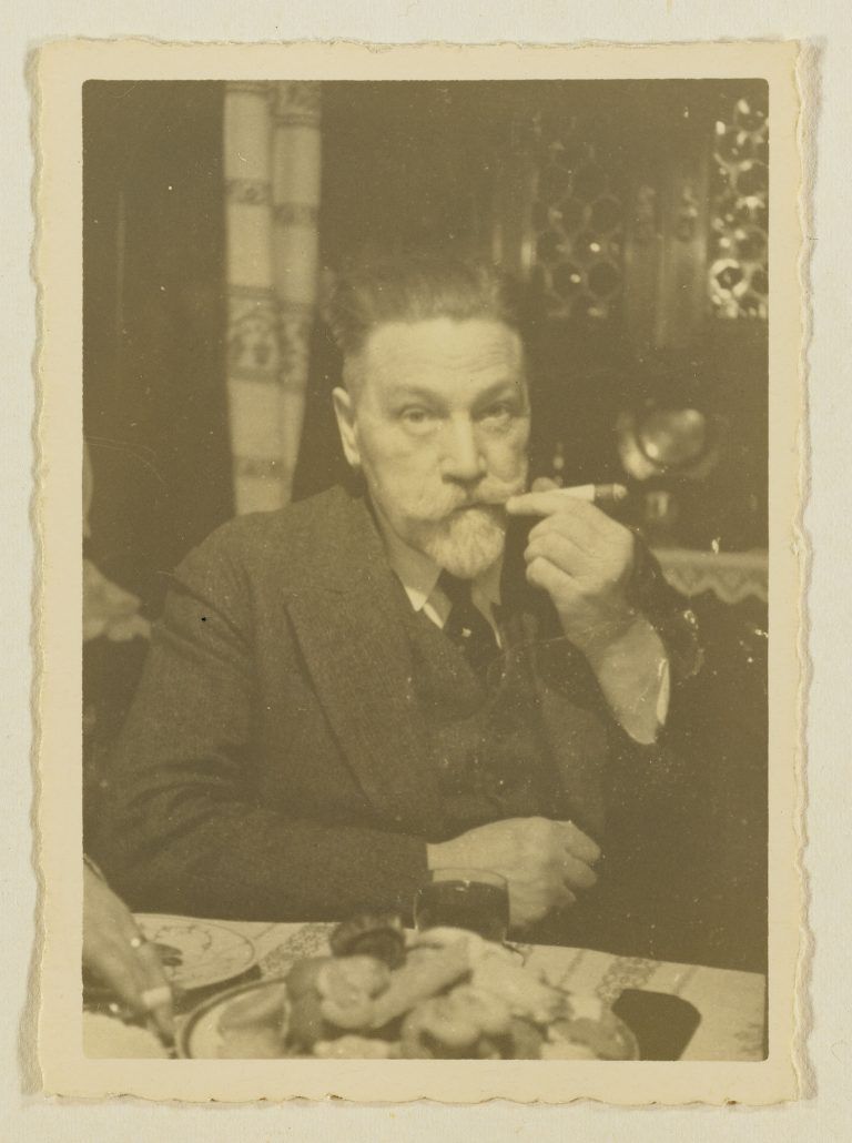 Arthur Bertolini an Weihnachten 1930. Er verstarb am 21.11.1959 als angesehener Kaufmann in Bregenz.<span class="copyright"> Sammlung Norbert Bertolini, Vorarlberger Landesbibliothek</span>