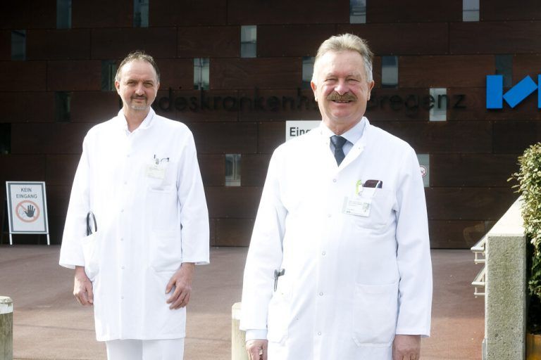 Arbeit Hand in Hand: OA Thomas Wechselberger (l.) und Primar Heinz Drexel.khbg