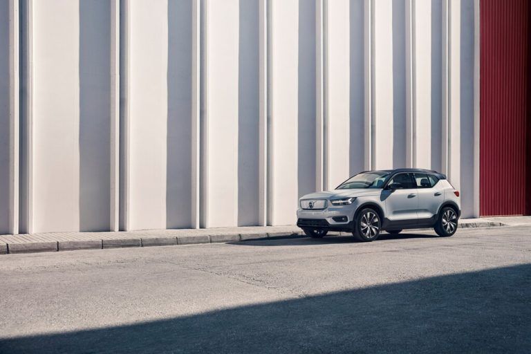 Die Batteriestrom-Version des XC40, europäisches „Car of the Year 2018“, ­firmiert als 408 PS starker „Pure Electric“ unter dem Sammeltitel „Recharge“.