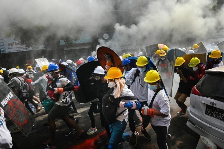 Die Gewalt gegen Demonstranten in Myanmar eskaliert: Alleine am Mittwoch seien 38 Menschen getötet worden, sagte eine UN-Gesandte. AFP