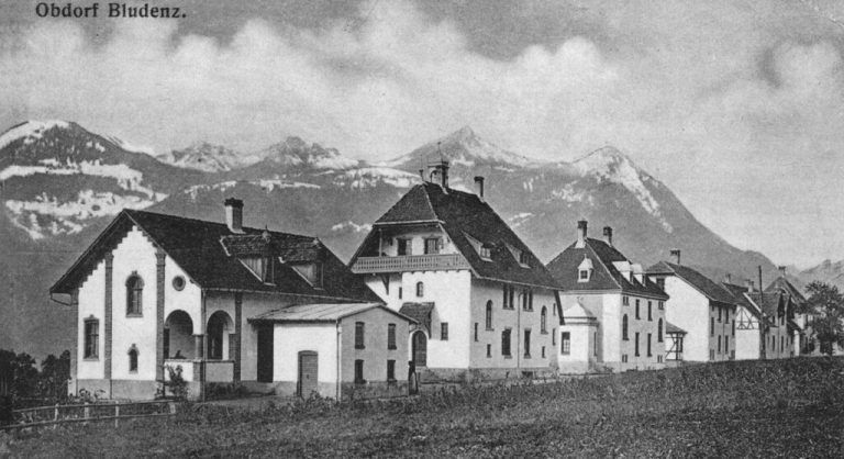 Die sogenannten „Schokohäuser“ von Ignaz Wolf in prominenter Baulage im Bludenzer Obdorf.<span class="copyright">Archiv Suchard</span>