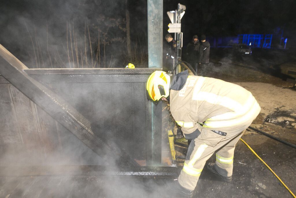 Nach Brandstiftung an Holzbrücke in Sulz sind mehrere Verdächtige im Visier. »A10