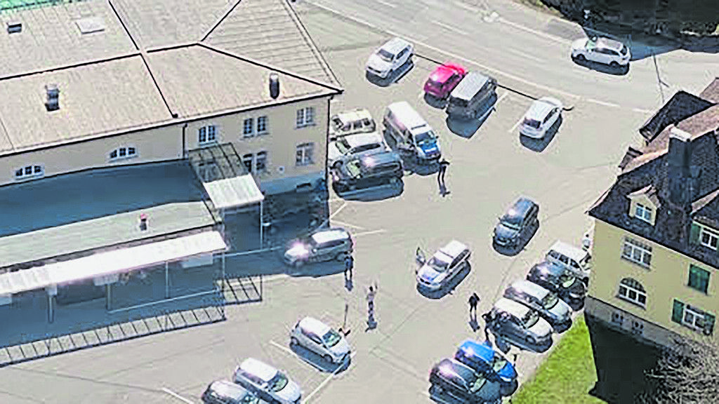 Nach Schussabgabe in Wolfurt stellte Polizei zwei Verdächtige in Rankweil. »A10