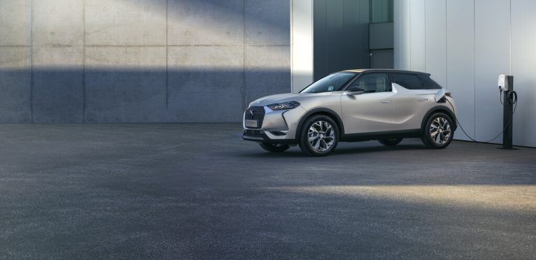 Französische Edel-Kollektion mit Strom-Note. Der DS3 Crossback E-Tense hat 136 PS, kommt bis zu 320 Kilometer weit und kostet ab 39.190 Euro.