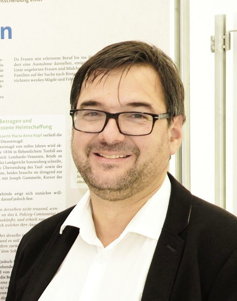 Grundsätzlich ist der Bludenzer Historiker und Gymnasialprofessor Christof Thöny (40) der Meinung, dass man es heuer mit den Schwaben halten sollte: „Koi Fasnet, koi Faschdazeit.“ „Nachdem in meinem schon etwas vorgerückten Alter jedoch Verzicht in mancherlei Hinsicht von Vorteil ist, werde ich mich bis Ostern beim Süßen so gut es geht zurückhalten. Sollte das auch ein paar positive Auswirkungen in gesundheitlicher Hinsicht haben, wäre es natürlich umso besser“, meint der Verleger und Projektmanager.