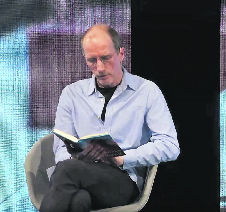 Hans Platzgumer liest aus seinem neuen Roman „Bogners Abgang“. Videostill