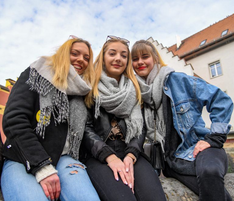 Komplimente sorgen in unserem Gehirn für Bewegung. Es werden Glückshormone ausgeschüttet wie etwa Oxytocin, das zwischen Menschen für Verbundenheit sorgt. vn/lerch
